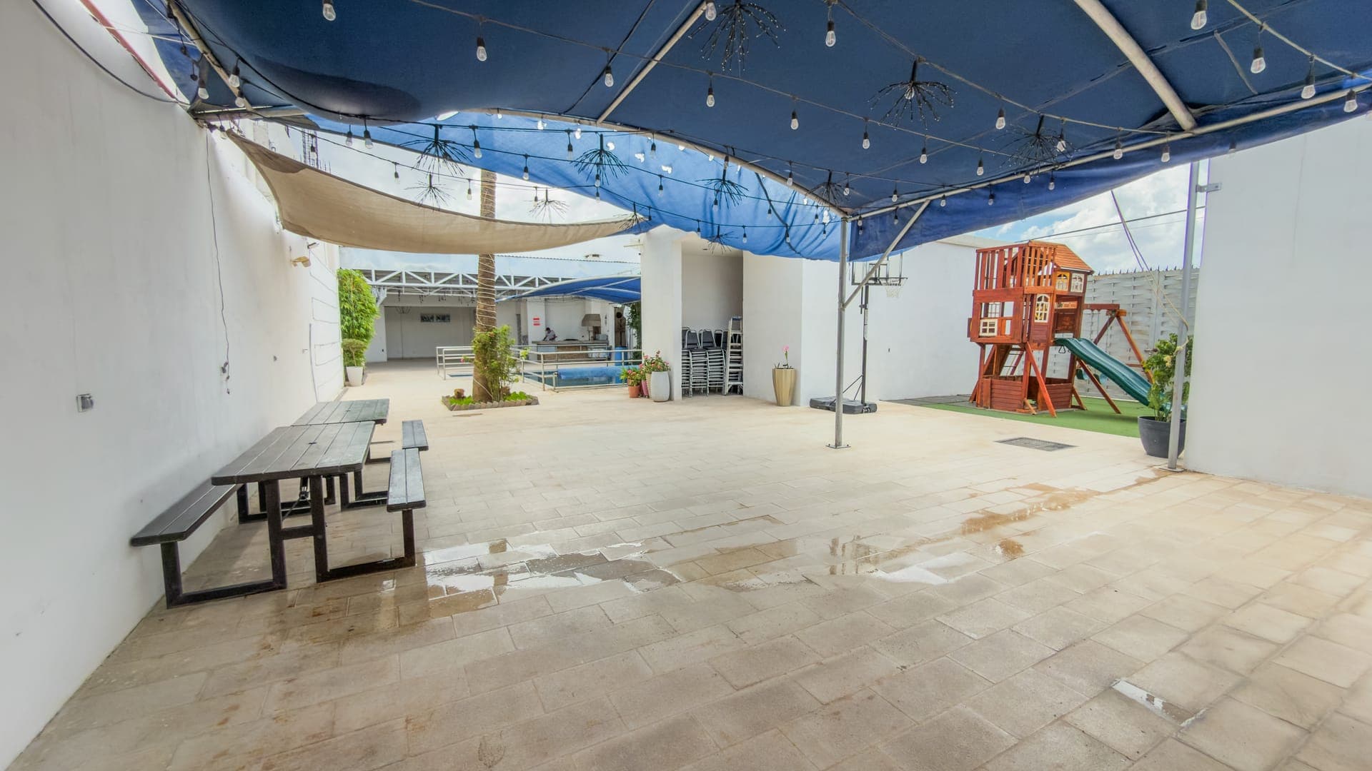 Espacio para eventos junto a la alberca